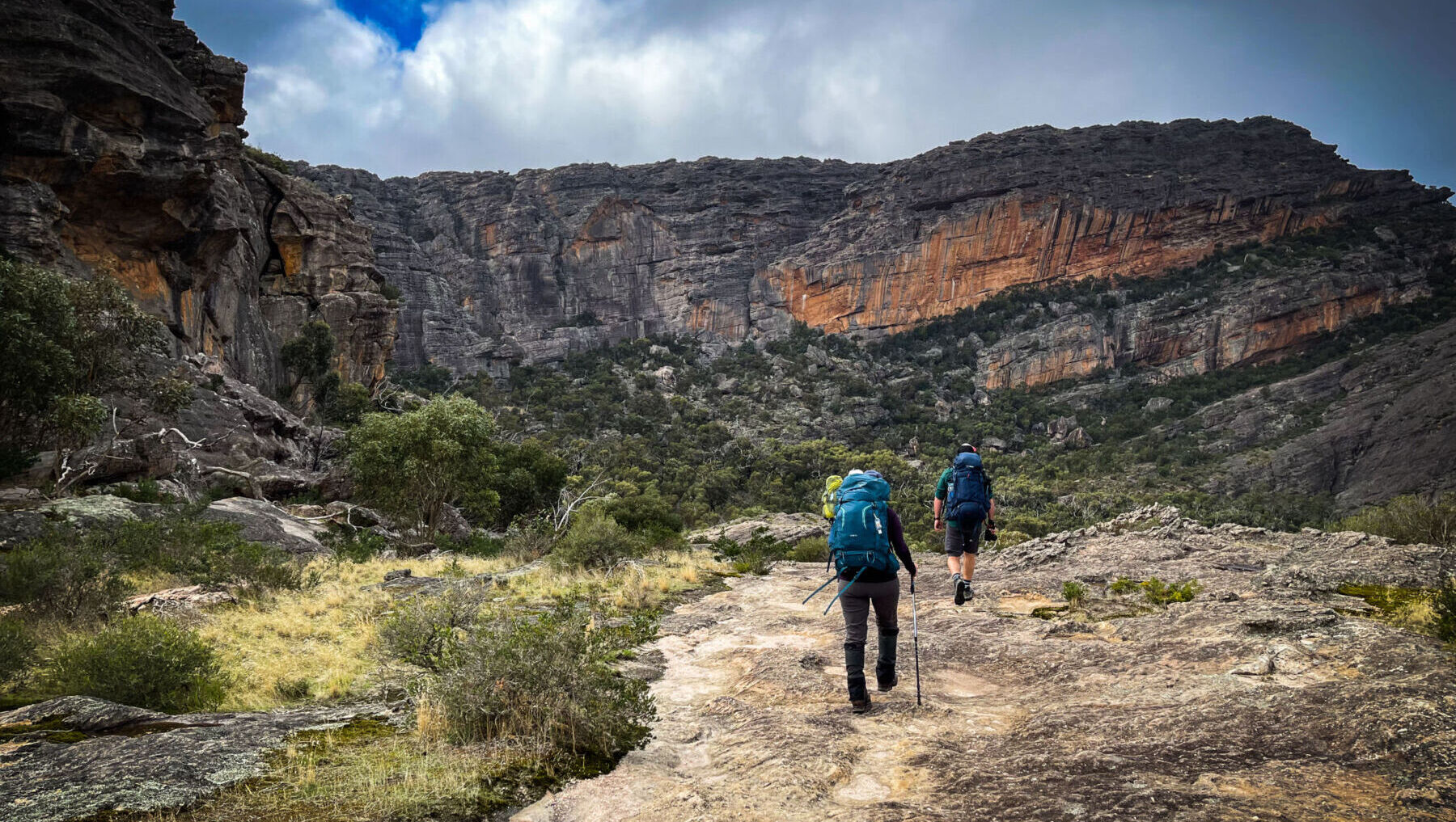 Hikers walking into Stapylton Amphitheatre